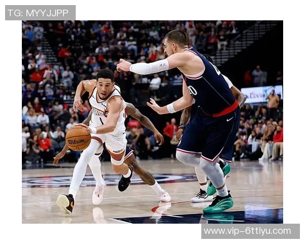 太阳主帅称布克将更多担任控卫角色提升球队进攻效率