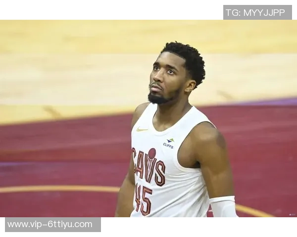 米切尔首节表现平平9分钟仅得5分3助后程发力成关键